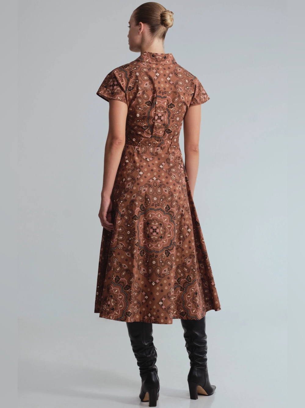 💯CARA CARA Sawyer Dress 2026FW
Polished Prints, Perfectly Belted - Picture 3 of 12